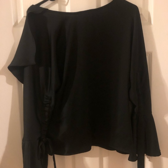 Black blouse - Picture 4 of 4